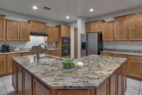 3979 E Crest Ln, Phoenix, AZ 85050 photo 16