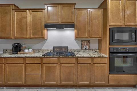 3979 E Crest Ln, Phoenix, AZ 85050 photo 17