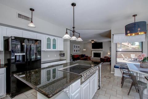 907 W Iris Dr, Gilbert, AZ 85233 photo 3