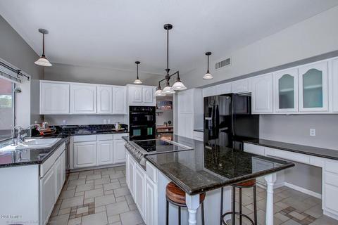 907 W Iris Dr, Gilbert, AZ 85233 photo 2