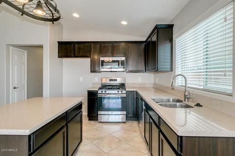 2206 E Hazeltine Way, Gilbert, AZ 85298 photo 1