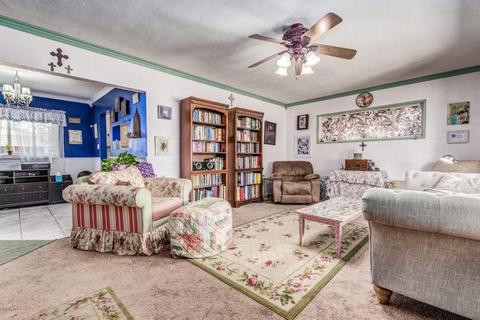 97 E Linda Ln, Gilbert, AZ 85234 photo 3