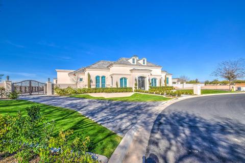 2618 E Kingbird Ct, Gilbert, AZ 85297 photo 2