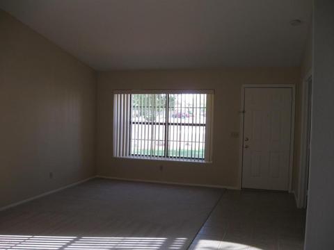 743 W Kyle Ct, Gilbert, AZ 85233 photo 2