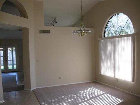 743 W Kyle Ct, Gilbert, AZ 85233 photo 3