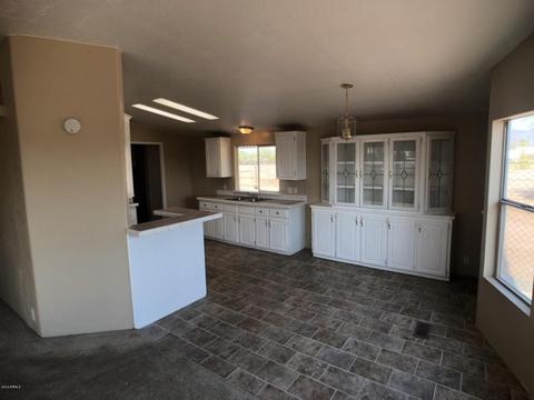 921 N Monterey Dr, Apache Junction, AZ 85120 photo 3