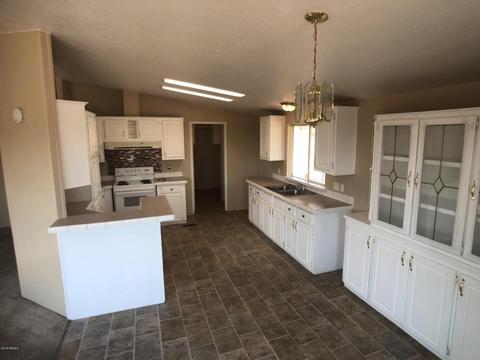 921 N Monterey Dr, Apache Junction, AZ 85120 photo 2