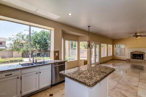 1335 E Thistle Landing Dr, Phoenix, AZ 85048 photo 4