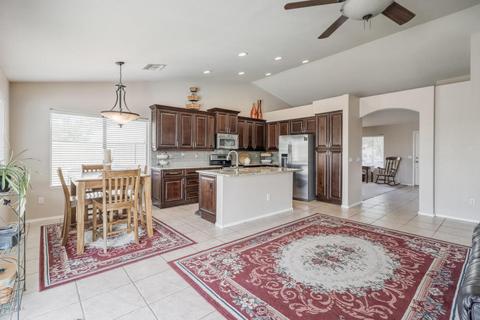 2466 S Rowen --, Mesa, AZ 85209 photo 3
