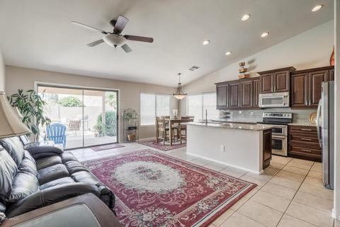 2466 S Rowen --, Mesa, AZ 85209 photo 4
