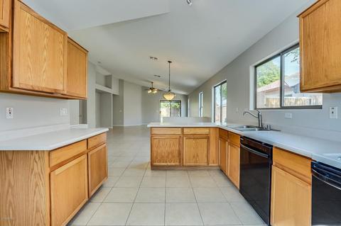 8022 S 26th St, Phoenix, AZ 85042 photo 3