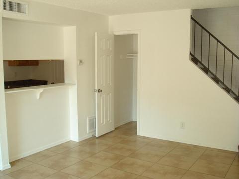 4262 N 68th Ln, Phoenix, AZ 85033 photo 6