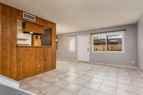 3424 W Echo Ln, Phoenix, AZ 85051 photo 2