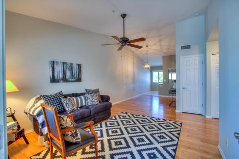 3301 Earll Dr #213, Phoenix, AZ 85018 photo 1
