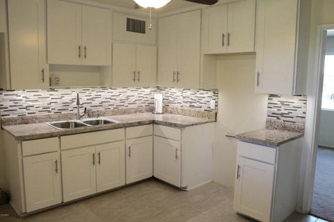 2933 W Echo Ln, Phoenix, AZ 85051 photo 2