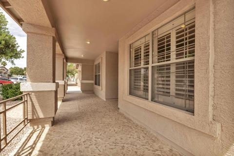 2082 E Smoke Tree Rd, Gilbert, AZ 85296 photo 3
