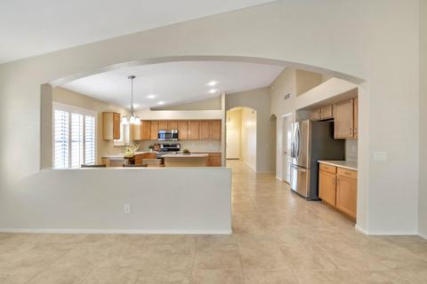 2082 E Smoke Tree Rd, Gilbert, AZ 85296 photo 8