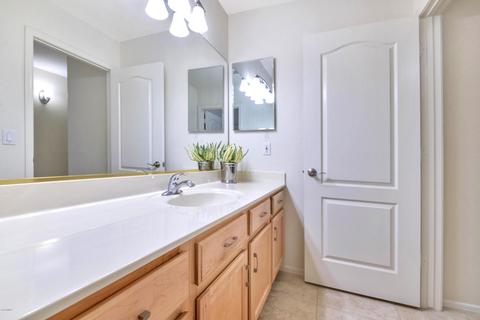 2082 E Smoke Tree Rd, Gilbert, AZ 85296 photo 22