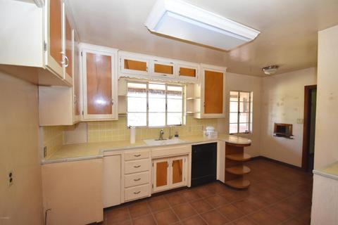 61 E Valencia Dr, Phoenix, AZ 85042 photo 2