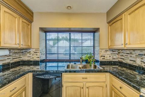 3305 E Topeka Dr, Phoenix, AZ 85050 photo 5