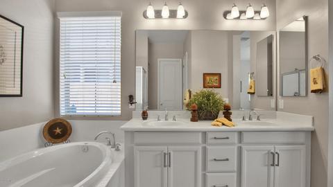 3047 E Austin Dr, Gilbert, AZ 85296 photo 9
