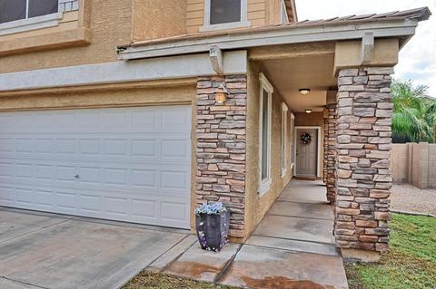 1561 S Hawk Ct, Gilbert, AZ 85296 photo 4