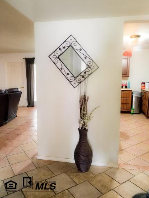 6714 W Earll Dr, Phoenix, AZ 85033 photo 2