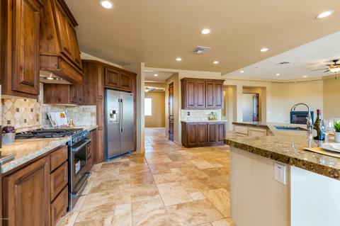 915 W Maddock Rd, Phoenix, AZ 85086 photo 2