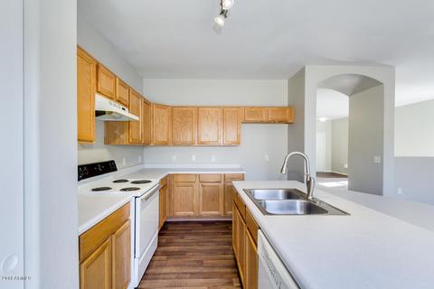 2506 W Hawks Eye Ave, Apache Junction, AZ 85120 photo 2