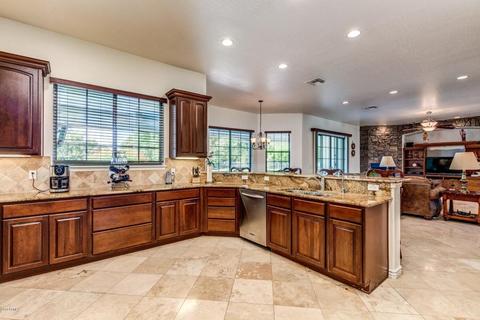 17430 E Desert Ln, Gilbert, AZ 85234 photo 11