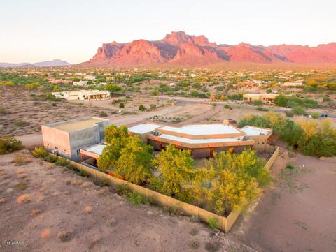 436 S Roadrunner Dr, Apache Junction, AZ 85119 photo 2