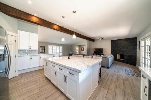301 E Waltann Ln, Phoenix, AZ 85022 photo 2