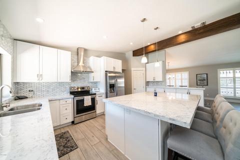 301 E Waltann Ln, Phoenix, AZ 85022 photo 1