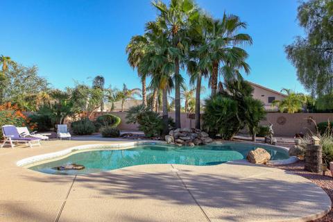 2065 E Marlene Dr, Gilbert, AZ 85296 photo 1