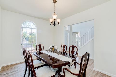 4224 E Taro Ln, Phoenix, AZ 85050 photo 9