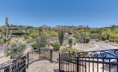 4025 E Mcdonald Dr, Phoenix, AZ 85018 photo 2