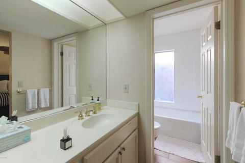 6325 N 30th Pl, Phoenix, AZ 85016 photo 16