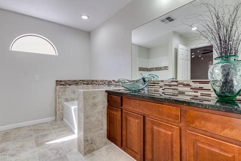 645 N Cobblestone St, Gilbert, AZ 85234 photo 14
