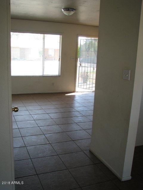 7738 W Earll Dr, Phoenix, AZ 85033 photo 2