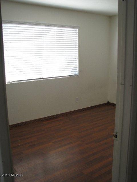 7738 W Earll Dr, Phoenix, AZ 85033 photo 8