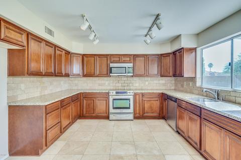 4565 E Villa Rita Dr, Phoenix, AZ 85032 photo 2
