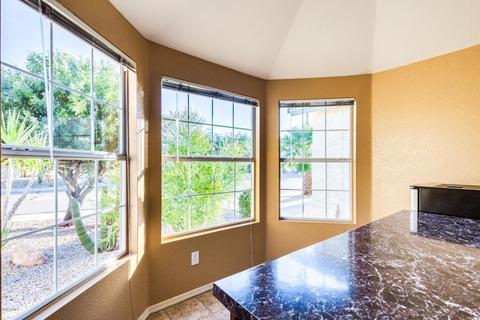 2216 E Robin Ln, Phoenix, AZ 85024 photo 7