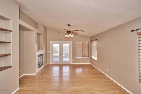 748 E Cantebria Dr, Gilbert, AZ 85296 photo 3