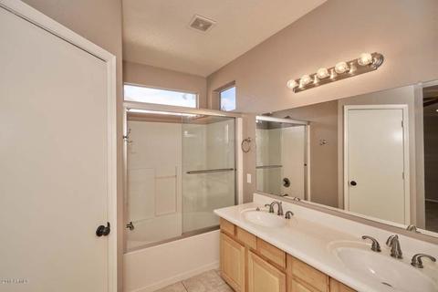 748 E Cantebria Dr, Gilbert, AZ 85296 photo 17