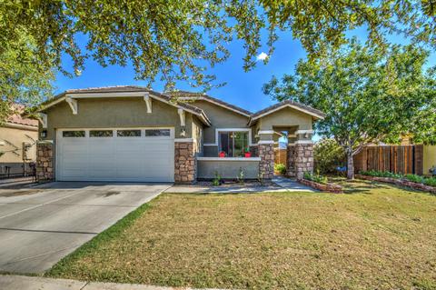 2893 E Crescent Way, Gilbert, AZ 85298 photo 2