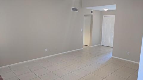 7628 W Wolf St, Phoenix, AZ 85033 photo 2