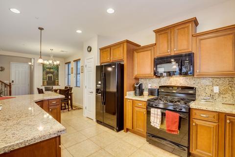 3246 E Greenview Dr, Gilbert, AZ 85298 photo 3