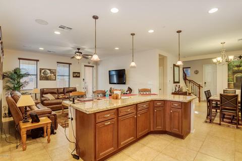 3246 E Greenview Dr, Gilbert, AZ 85298 photo 2