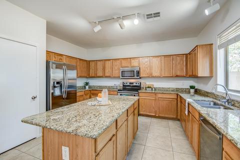 1629 S Starling Dr, Gilbert, AZ 85295 photo 8