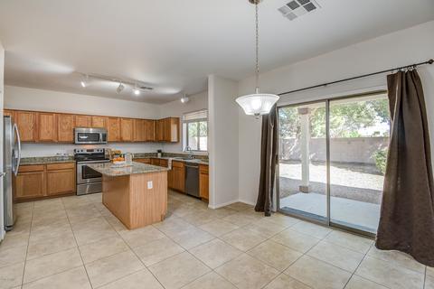 1629 S Starling Dr, Gilbert, AZ 85295 photo 7